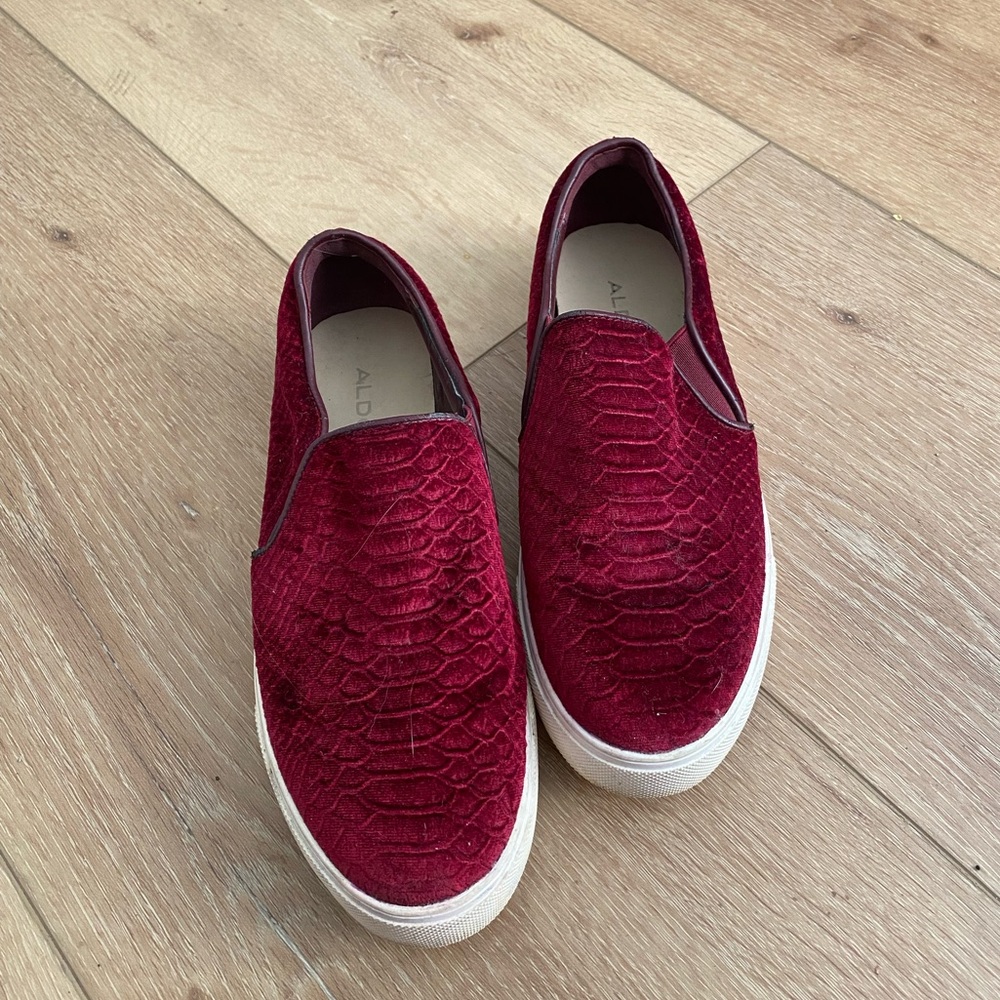 Aldo Women's Burgundy Textured Loafers